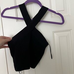 Aritzia - Babaton
Sculpt Knit Criss Cross Cropped Tank